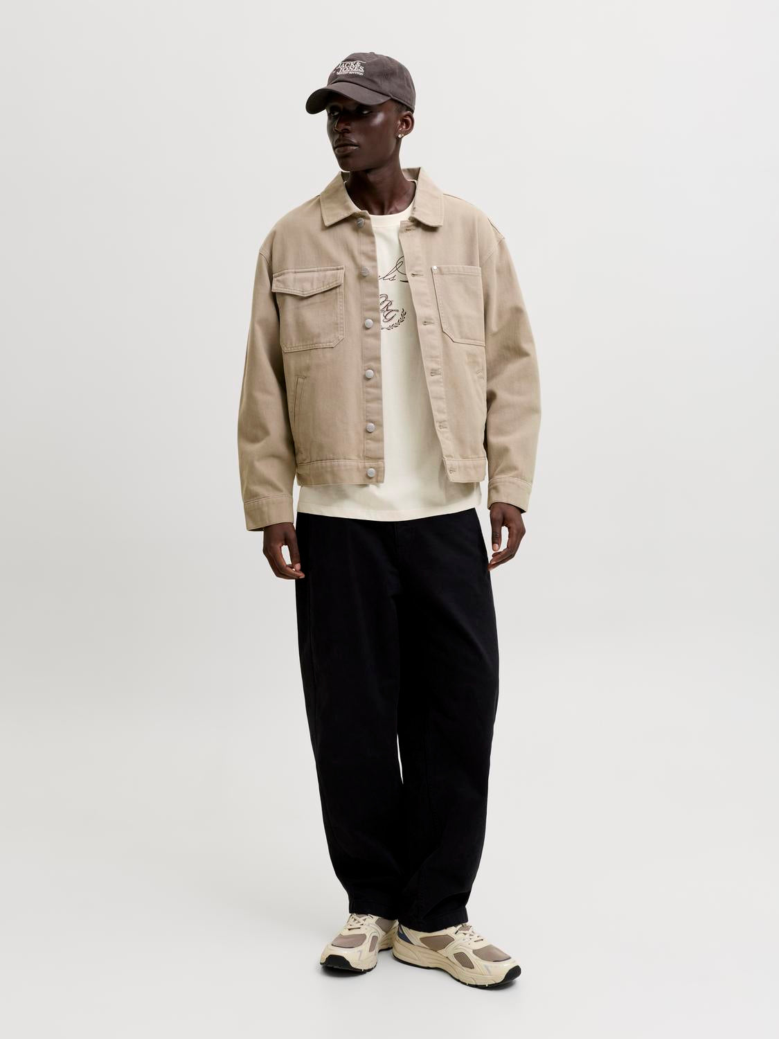 model_shot-front_full